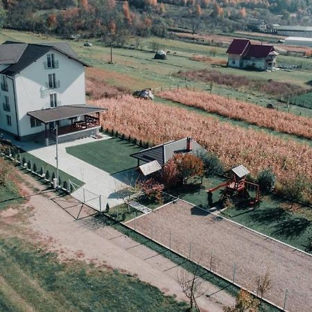 Casa Dumitru 호텔 Ceraşul 외부 사진
