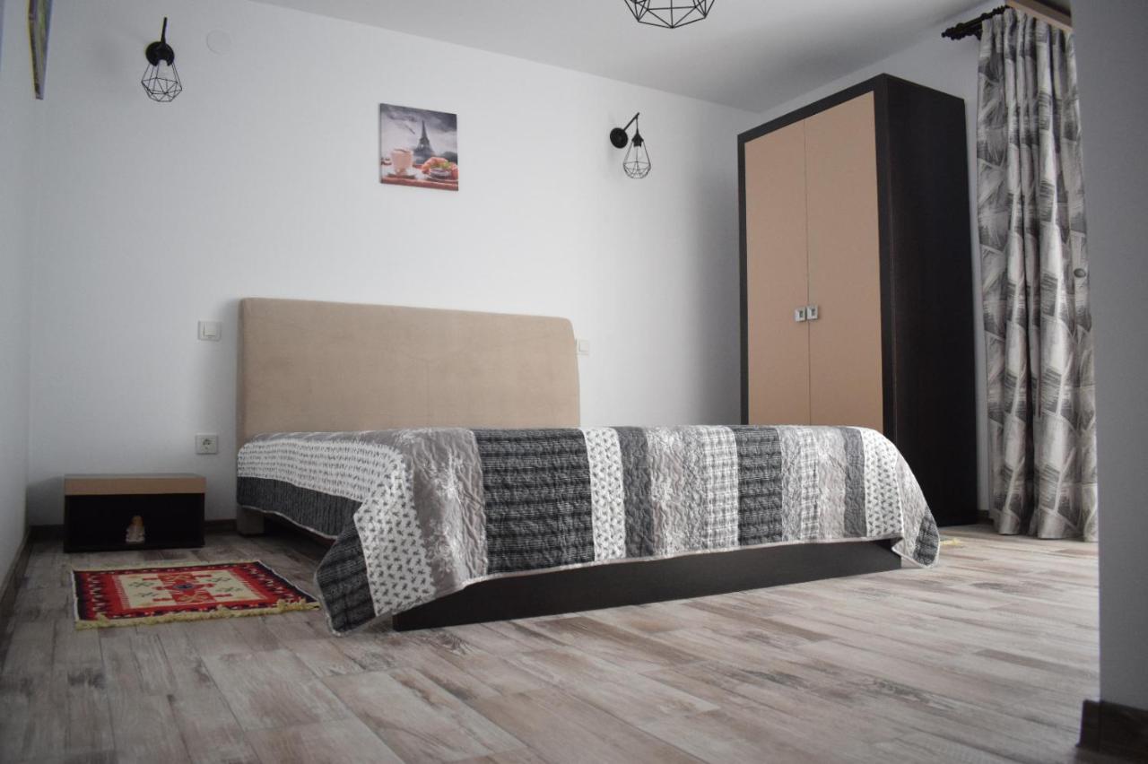 Casa Dumitru 호텔 Ceraşul 외부 사진