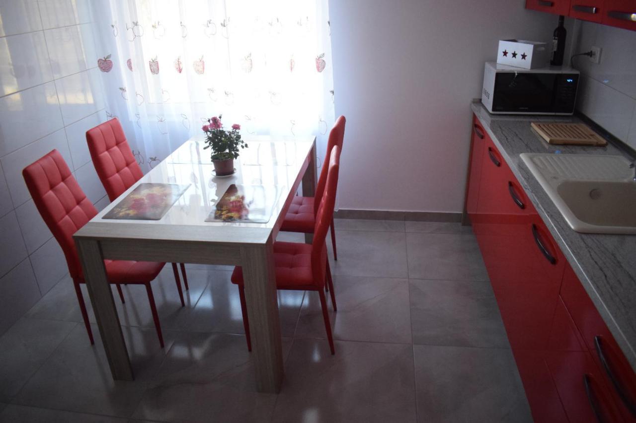 Casa Dumitru 호텔 Ceraşul 외부 사진