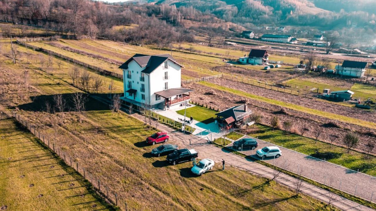 Casa Dumitru 호텔 Ceraşul 외부 사진